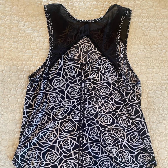 Lululemon tank - Picture 2 of 3